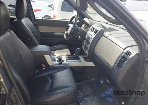 2011 Mercury Mariner Premier z USA, uszkodzony, nr VIN 4M2CN8HG7BKJ05747